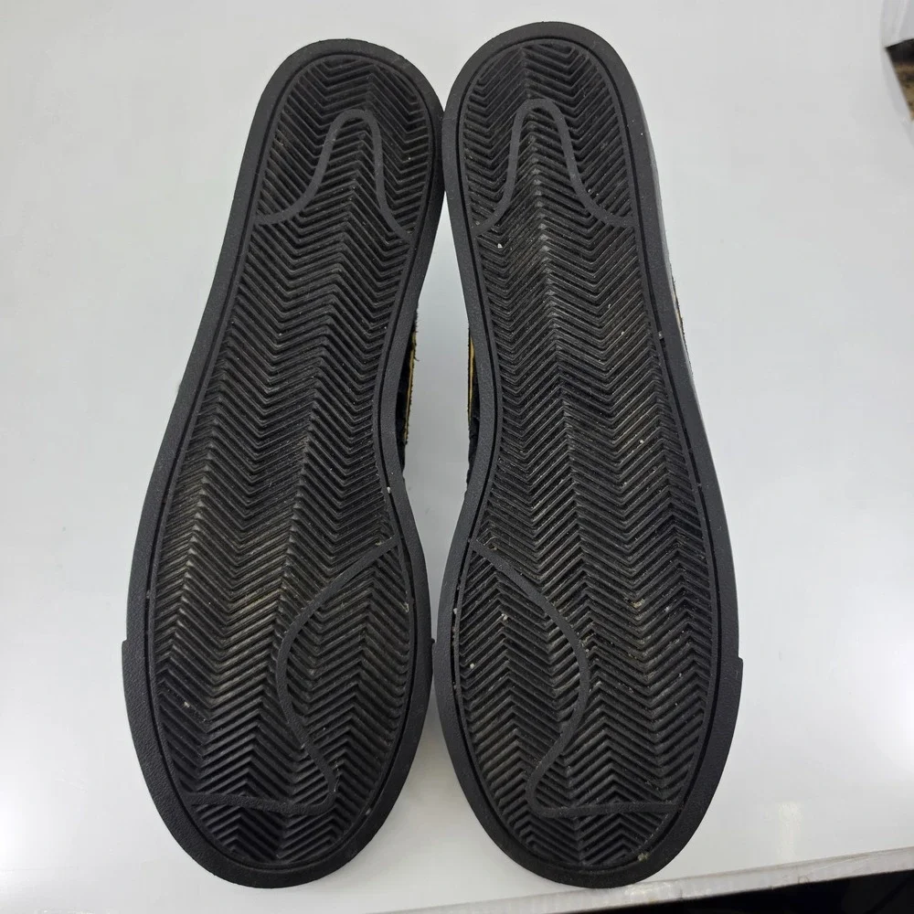 Nike please see
